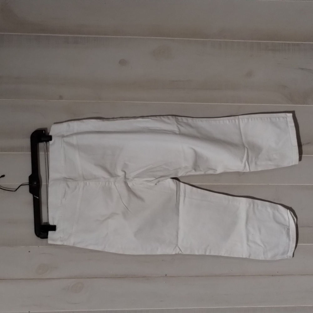 Capris - Picture 3 of 3